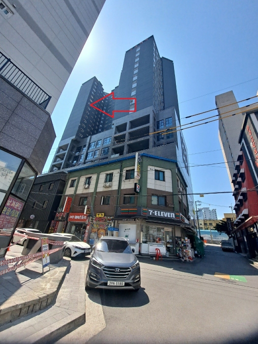 북서측에서 본 전경