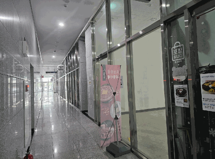 본건 117호 건물내 통로