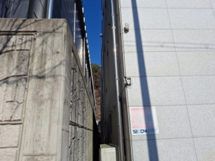 건물 서쪽 모습