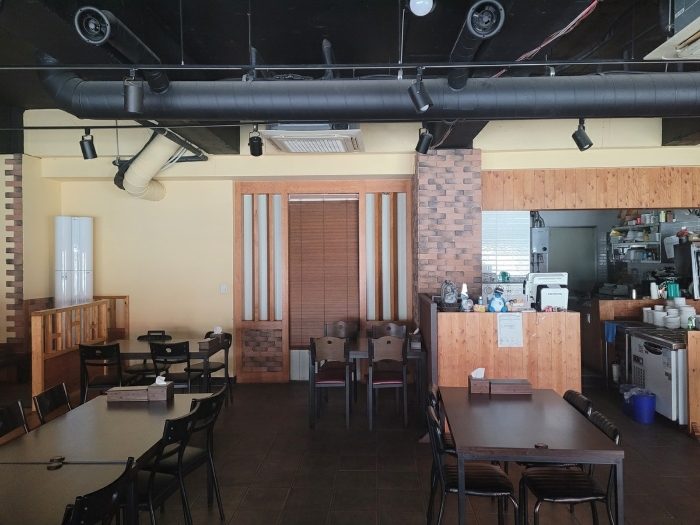 건물 1층 내부 전경