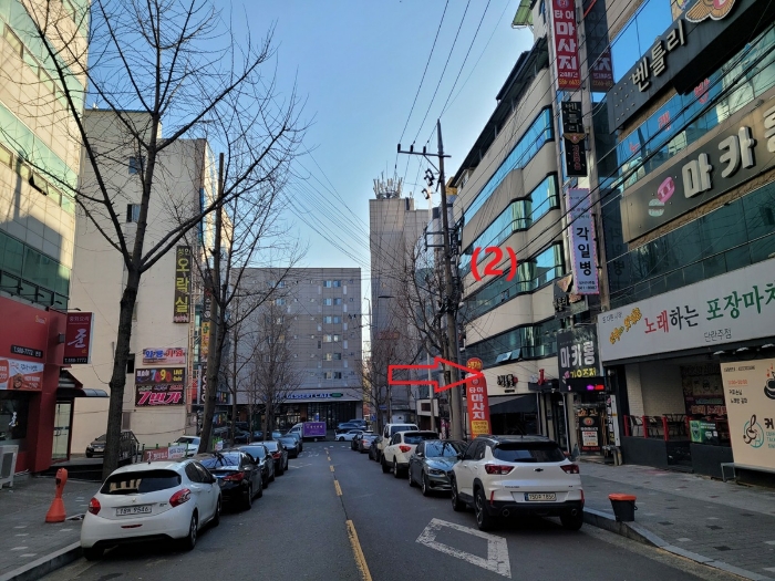 본건 및 주변전경
(동측 도로 북측에서 촬영)