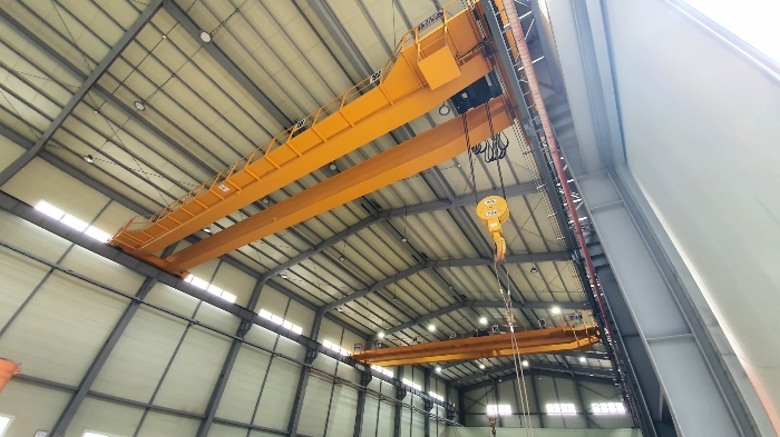 기호 3 내부의 20ton Crane 전경