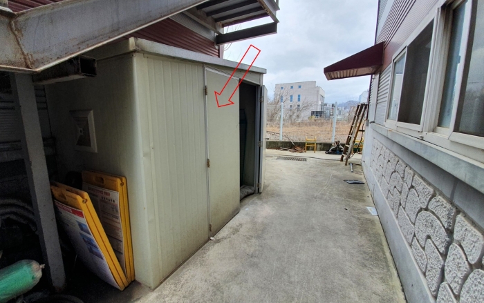 제시외 건물 (ㄱ) : 콤프레서실