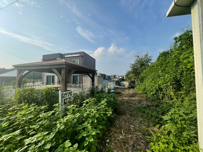 본건 기호(10),(11) 전경