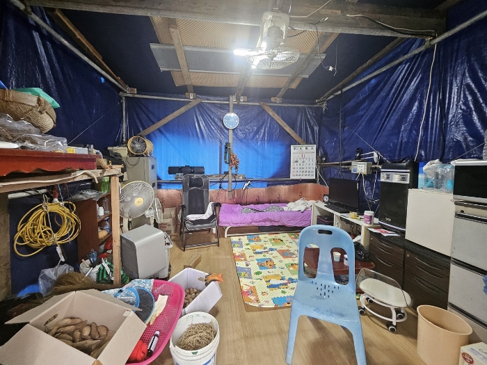 제시외 건물㉡ 내부