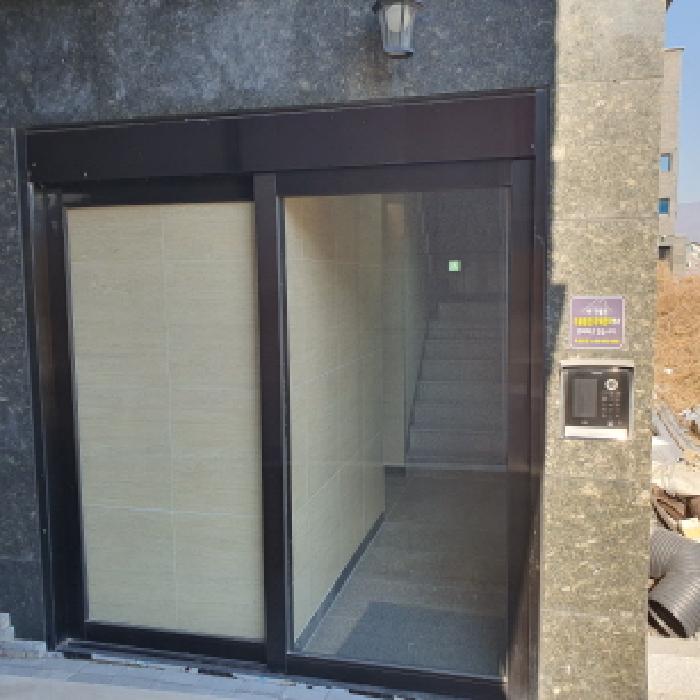 제시목록 2-4층 다가구주택 공동출입문 