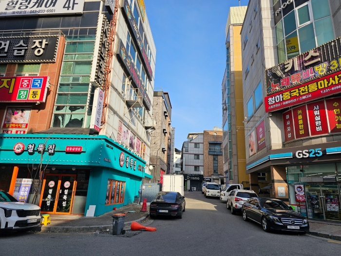 본건 기호 1),2) 및 주위 전경