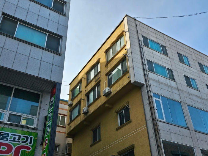 제시외건물㉡,㉢ 전경