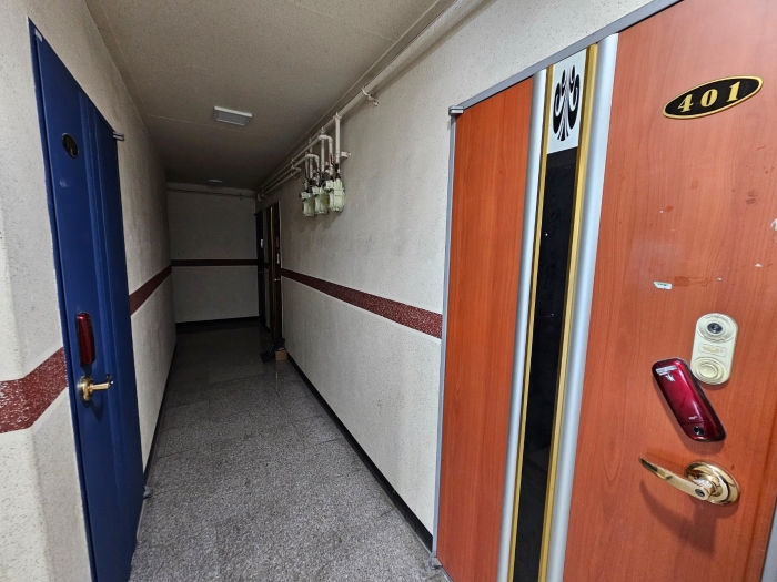 본건 기호 2) 4층 복도 전경