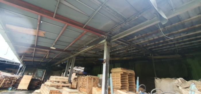 목록 2 건물(첫째, 둘째 건물) 뒷편으로 덧붙혀 짓은 제시외 건물