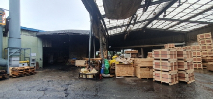 목록 1, 3 토지상의 제시외 건물 내부 모습