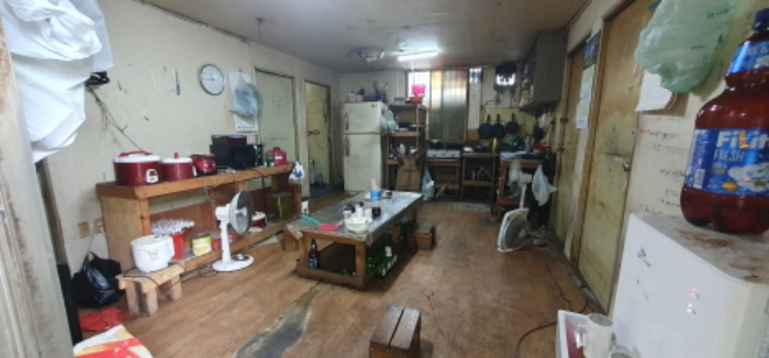 목록 3 토지상의 붉은 벽돌 건물(목록4 기숙사로 추정)내부 모습