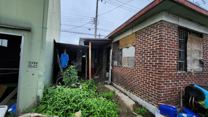 제시외건물 3 및 건물 4(마)