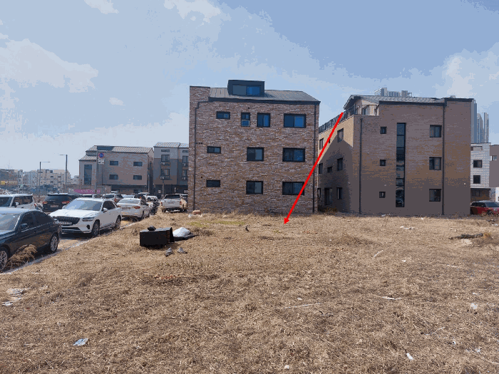 본건 - 동측 전경