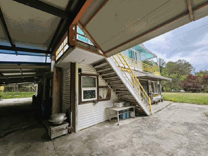 제시외건물(부합물 및 종물)㉠