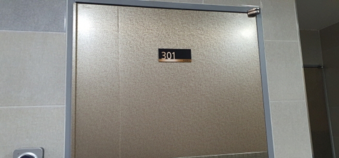 301