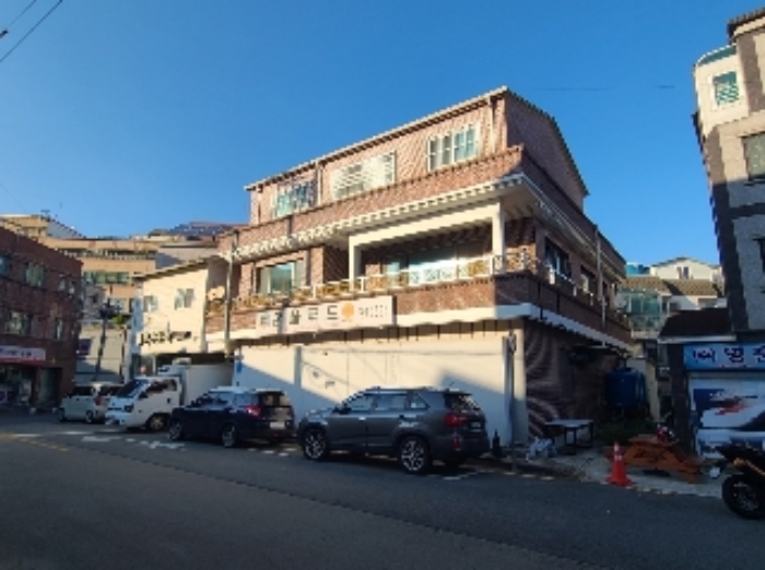 본 건 전경