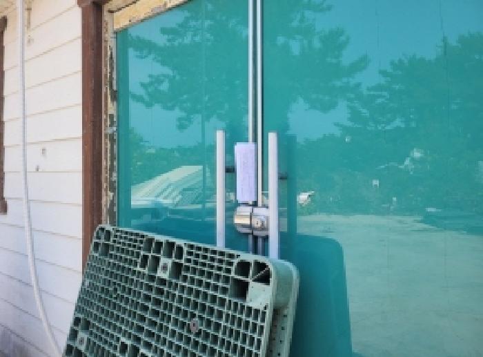 폐문으로 안내문