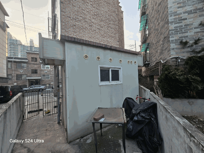 제시외 건물 ㉢ ( 1층 가스계량기실)