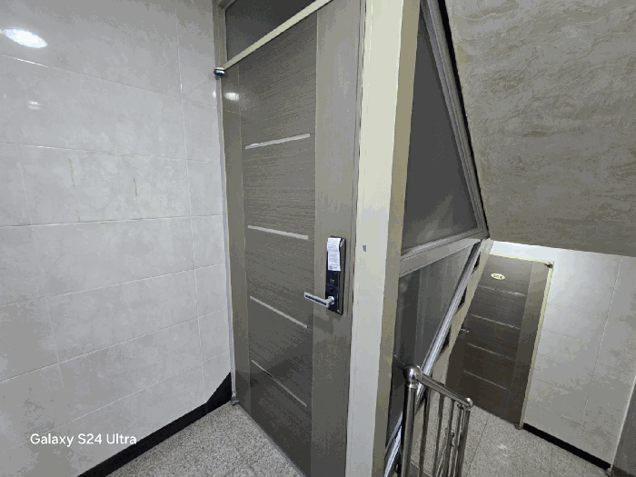 계단 3층 출입구