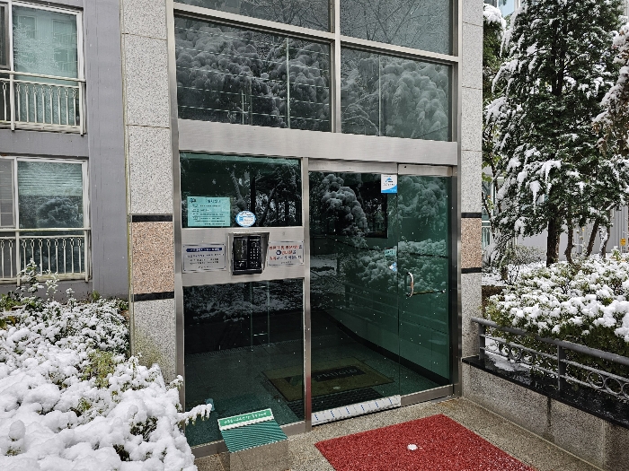 본건 1층 출입구