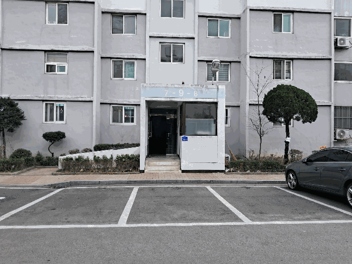 본건 건물 1층 출입구