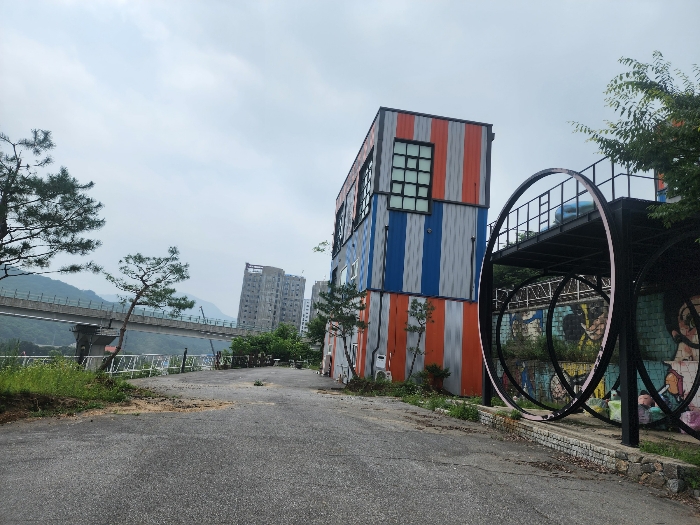 기호(2)토지(일영리 64-42)
동측 부분 전경