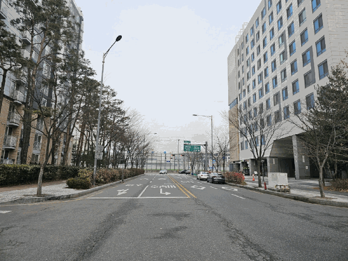 [본건 접면도로 및 주위환경]