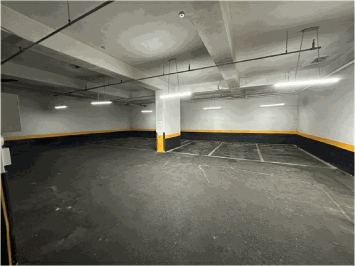본건 건물내 지하 주차장 전경