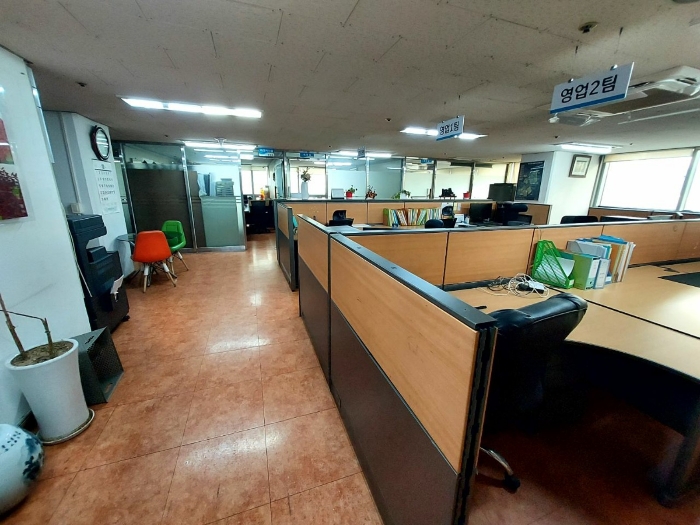 본건 3층 301호 내부(사무실)