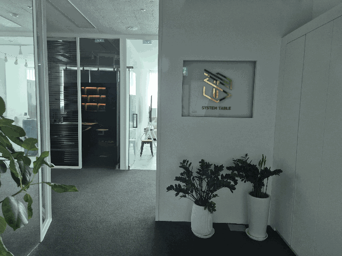 본건 내부 전경