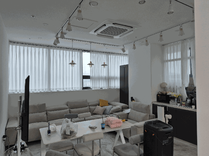 본건 내부 전경