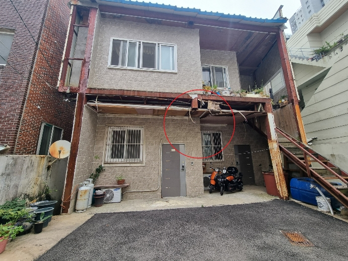 본건 : 남서=>북동’><br /><img src=