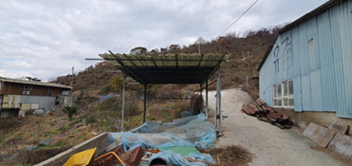 기호 11 토지 지상에 제시외 (ㅋ)창고
