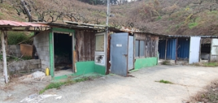 기호 12 토지 지상에 제시외 (ㅎ),(ㅍ),(ㅌ) 창고