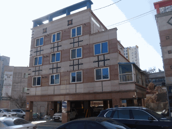 본건 전경(촬영위치: 동측)