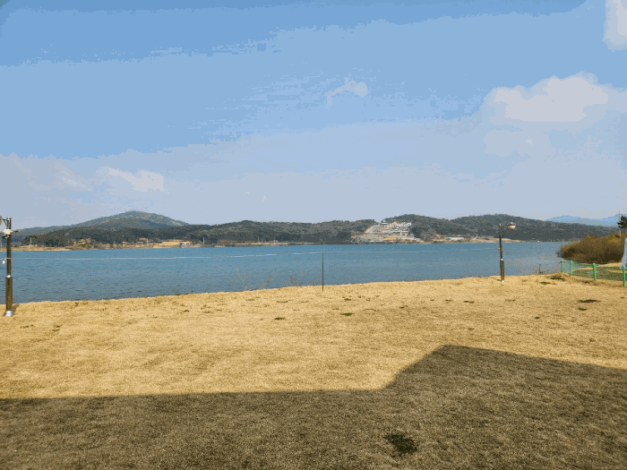 동측 조망 - ㄱ) 데크에서