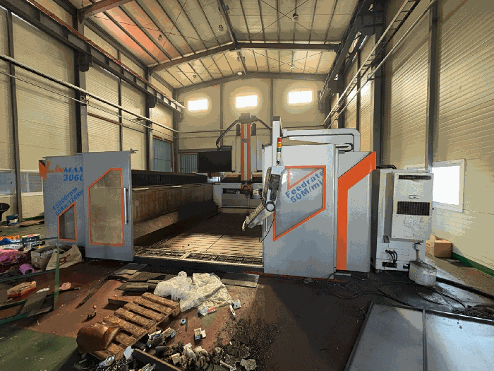 기계기구 1) 5-axis Machining Center