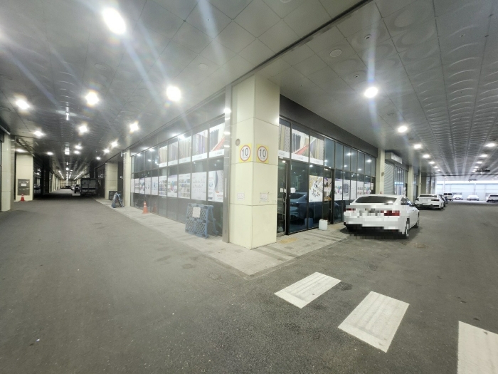 본건 남동측에서 촬영