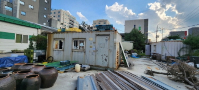 목록6 소재 제시외 컨테이너2 전경