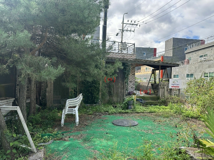 기호(12) 및 제시외건물 ㉣, ㉤ 전경