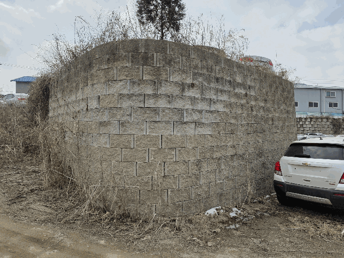 기호(1)토지 남측 옹벽 부분 전경
