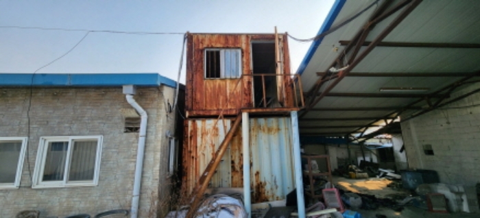 목록1 소재 제시외8 컨테이너 전경