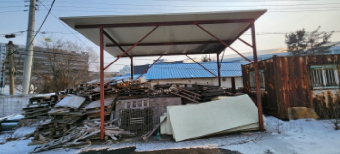 목록1 소재 제시외3 철제 천막 전경