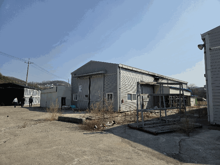 기호(6-5), 제시외건물(ㄹ)~(ㅂ)