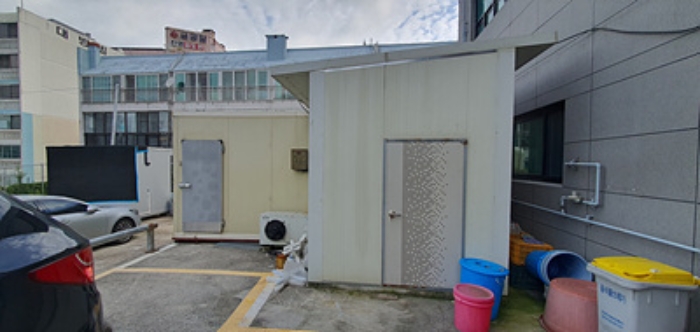 기호 3,5 토지 지상위 제시외 건물- 창고 및 냉장고