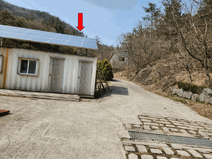  인접지 태양광설비 본건에 걸침