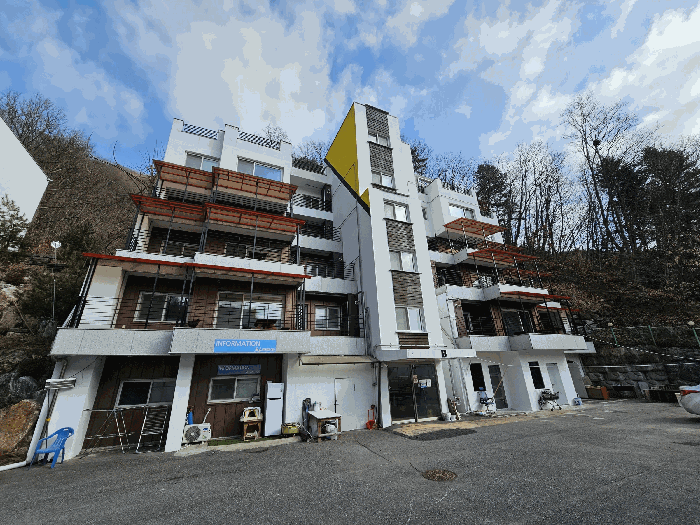 기호(4) 전경 및 제시외건물 기호(ㄹ) 전경