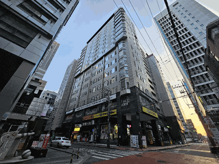 본건 건물(남서측)