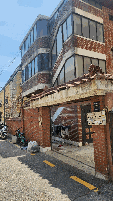 본건이 속한 건물의 전경